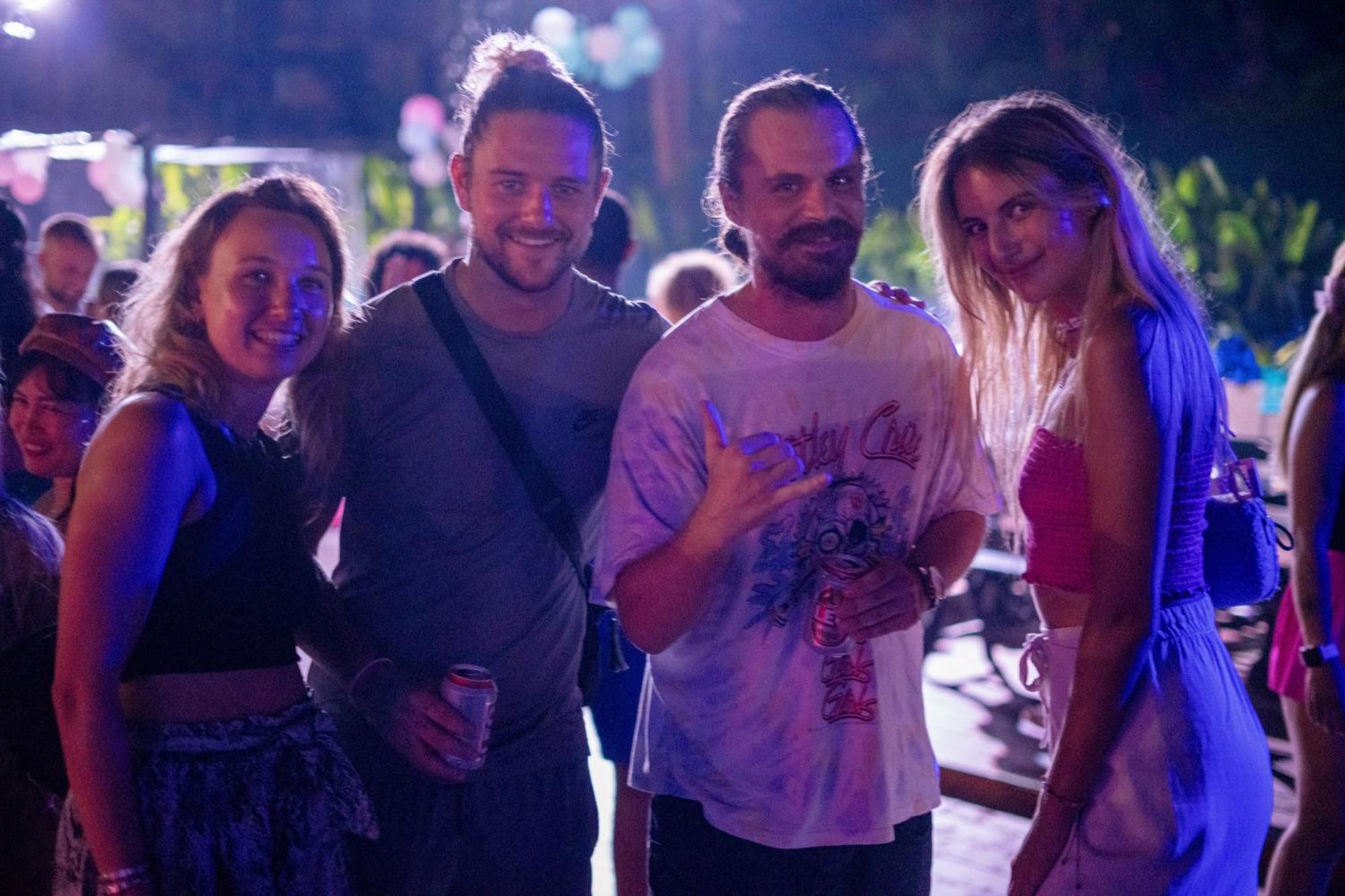 Base Party Hostel Ao Nang Dış mekan fotoğraf
