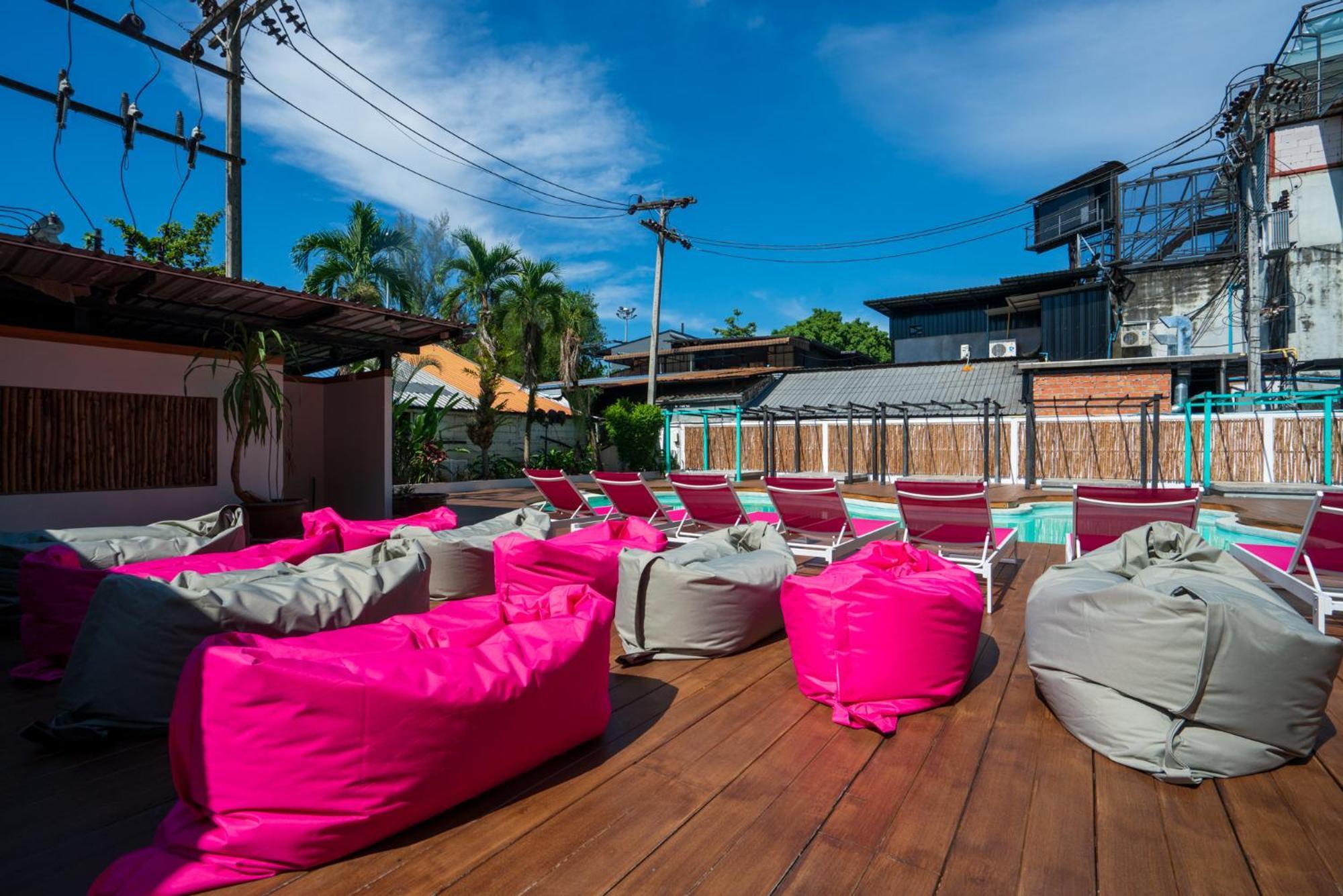Base Party Hostel Ao Nang Dış mekan fotoğraf