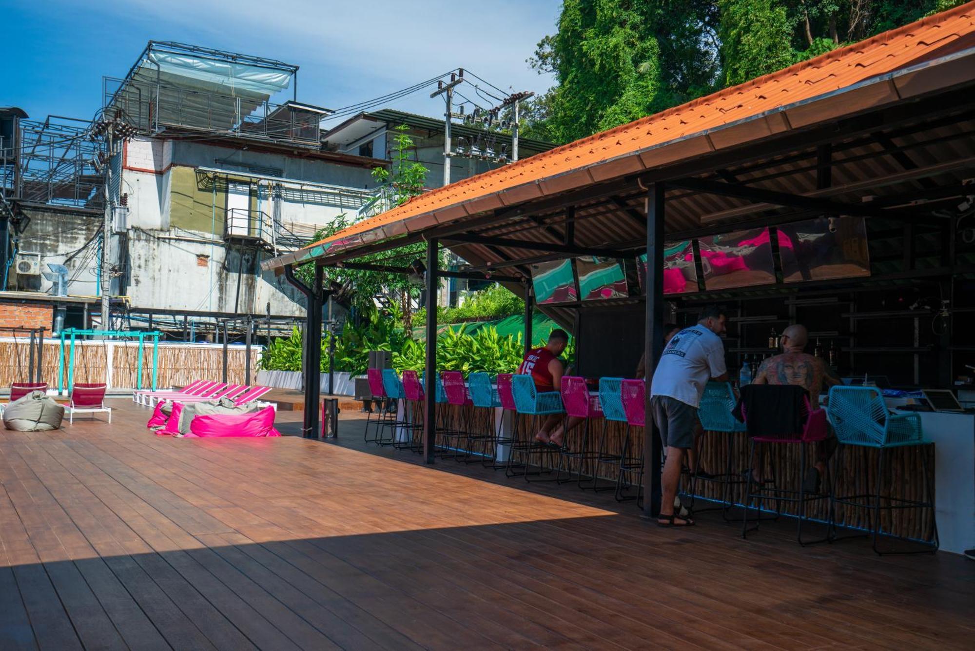 Base Party Hostel Ao Nang Dış mekan fotoğraf