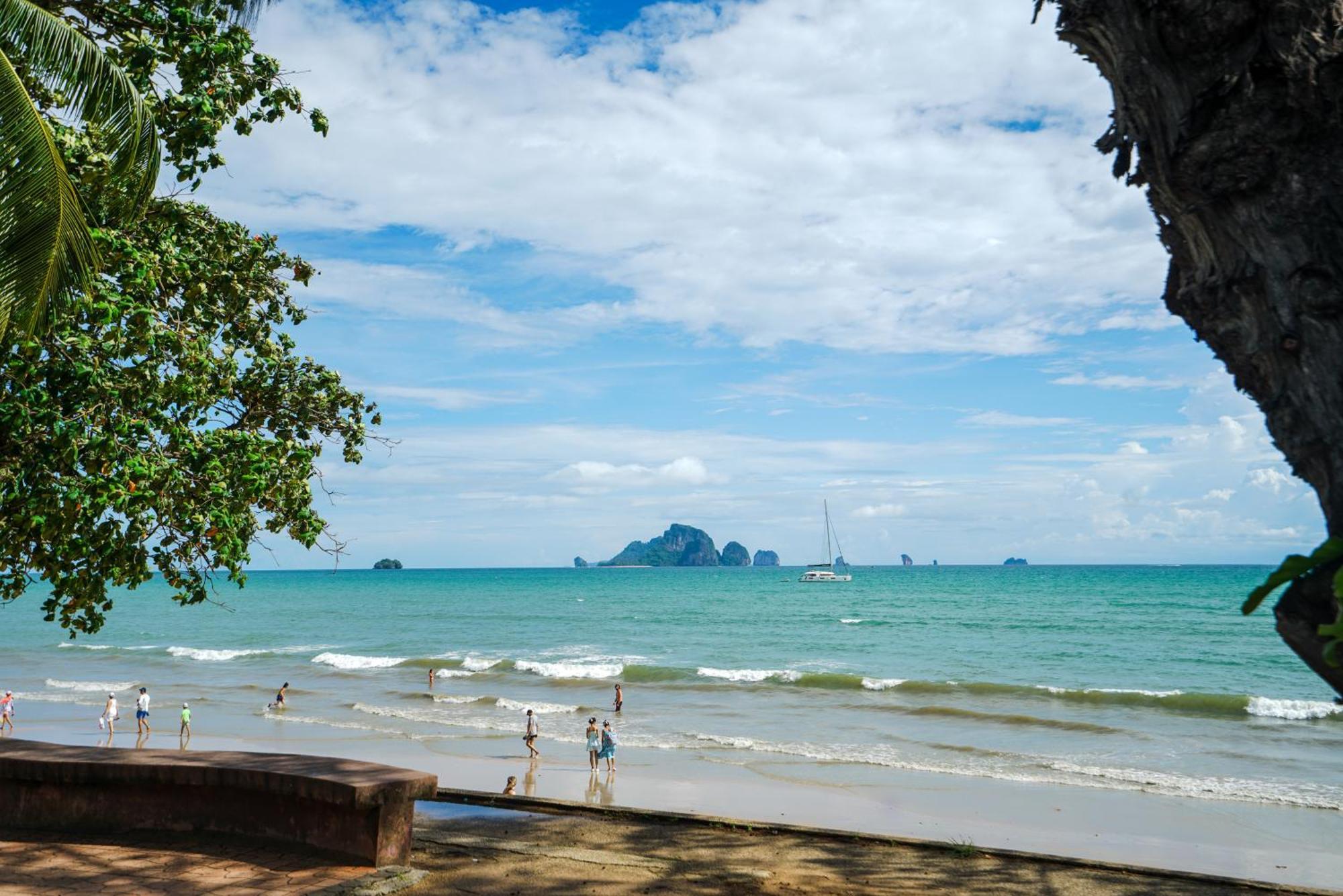 Base Party Hostel Ao Nang Dış mekan fotoğraf
